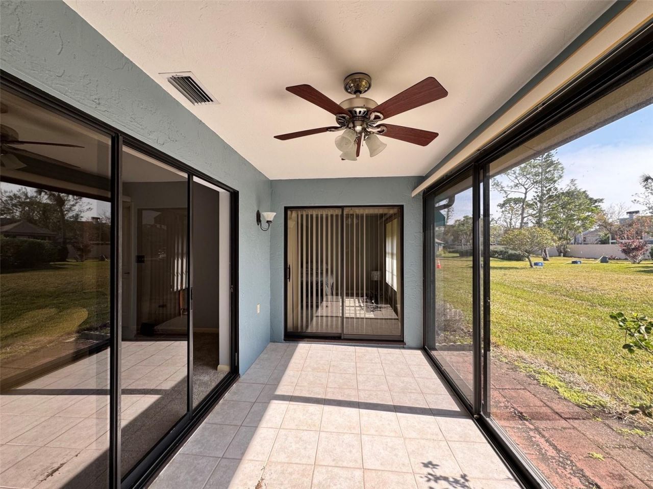 5924 Clubside Drive, Sarasota, FL 34243 Photo