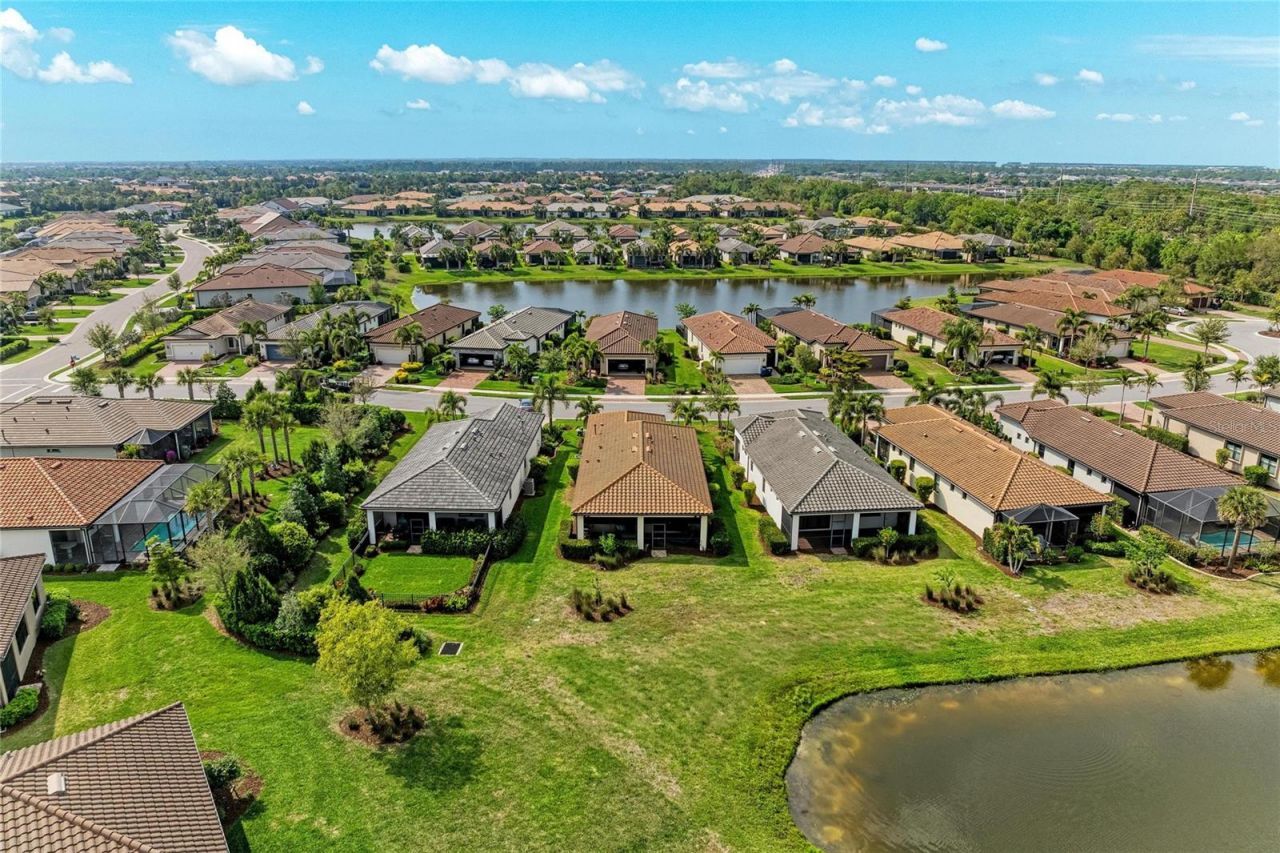 7013 Hanover Court, Lakewood Ranch, FL 34202 Photo