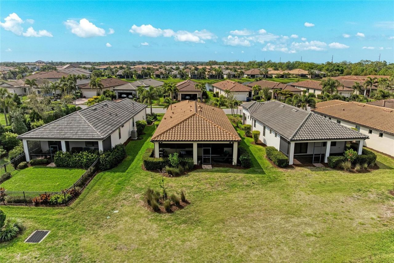 7013 Hanover Court, Lakewood Ranch, FL 34202 Photo