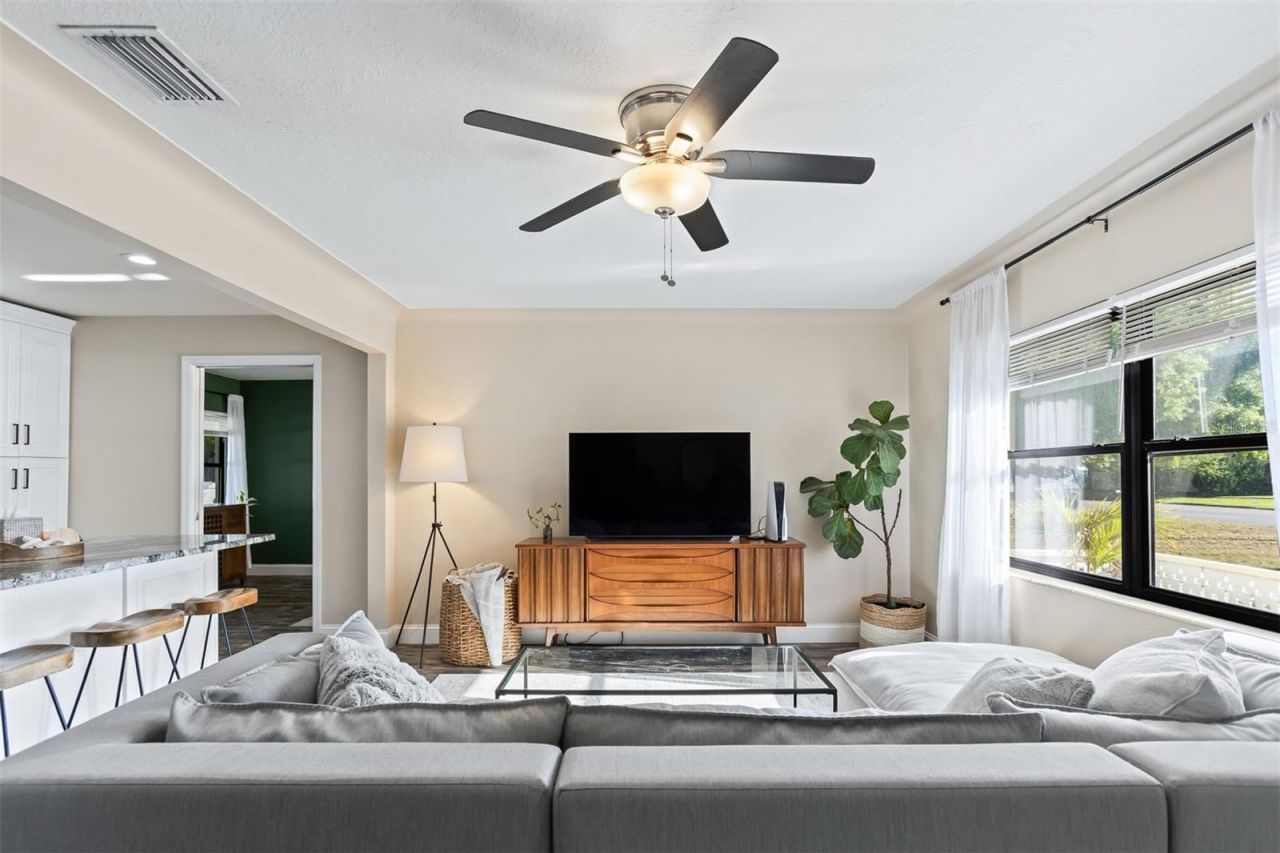 2700 49th Street N, Saint Petersburg, FL 33710 Photo