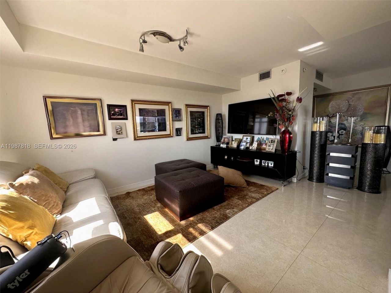 1000 Quayside Ter , Unit 1101, Miami, FL 33138 Photo