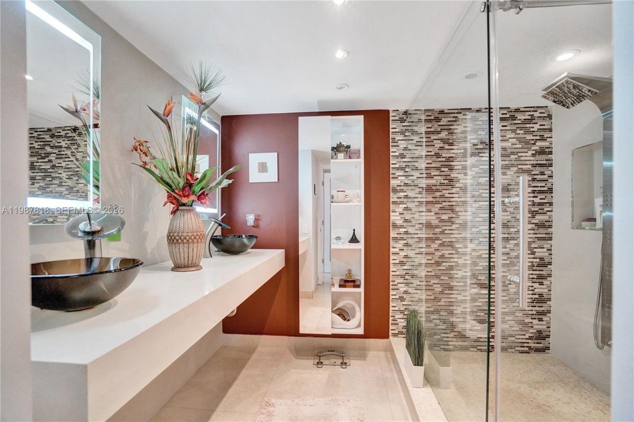 1000 Quayside Ter , Unit 1101, Miami, FL 33138 Photo