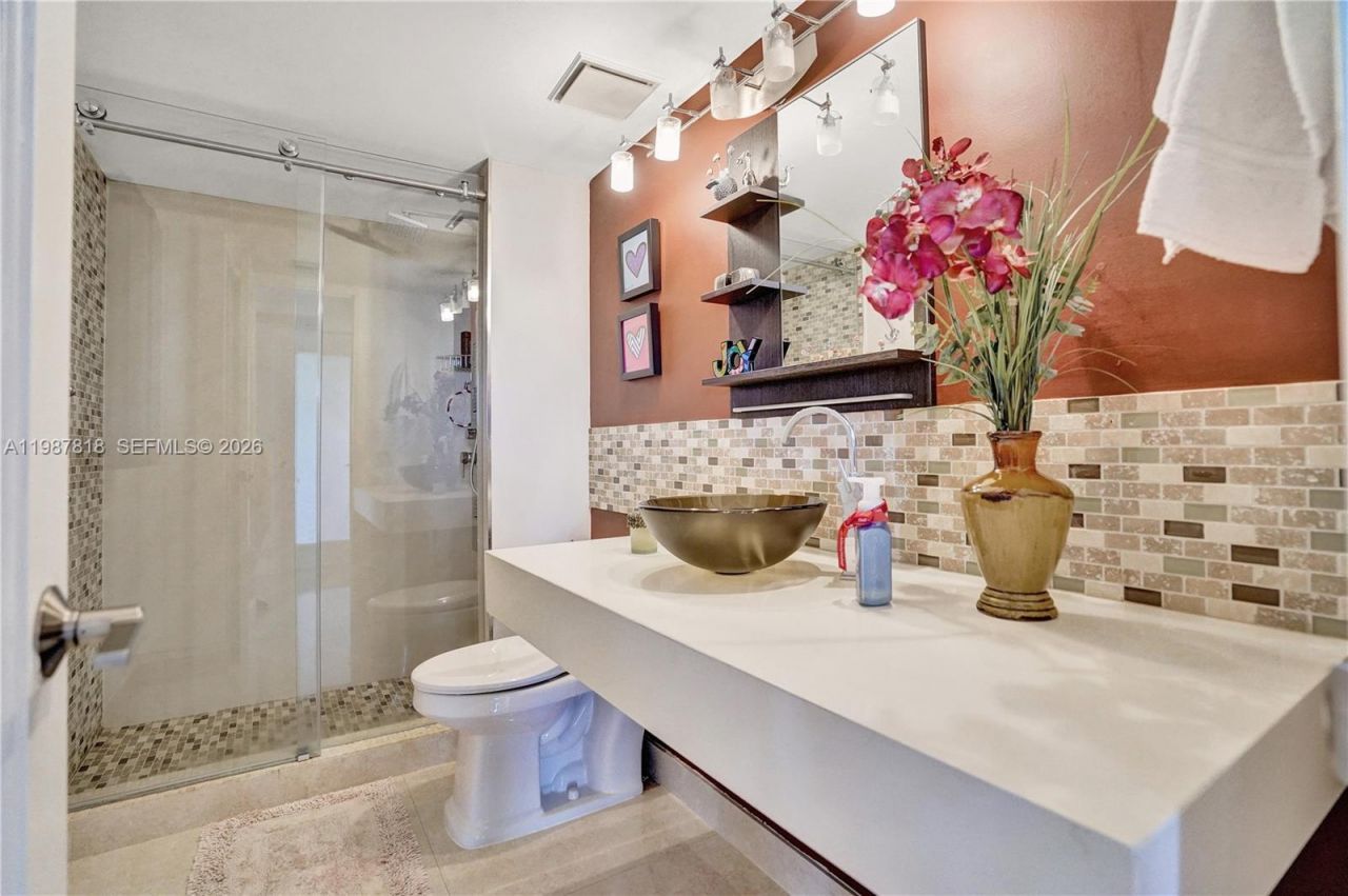 1000 Quayside Ter , Unit 1101, Miami, FL 33138 Photo