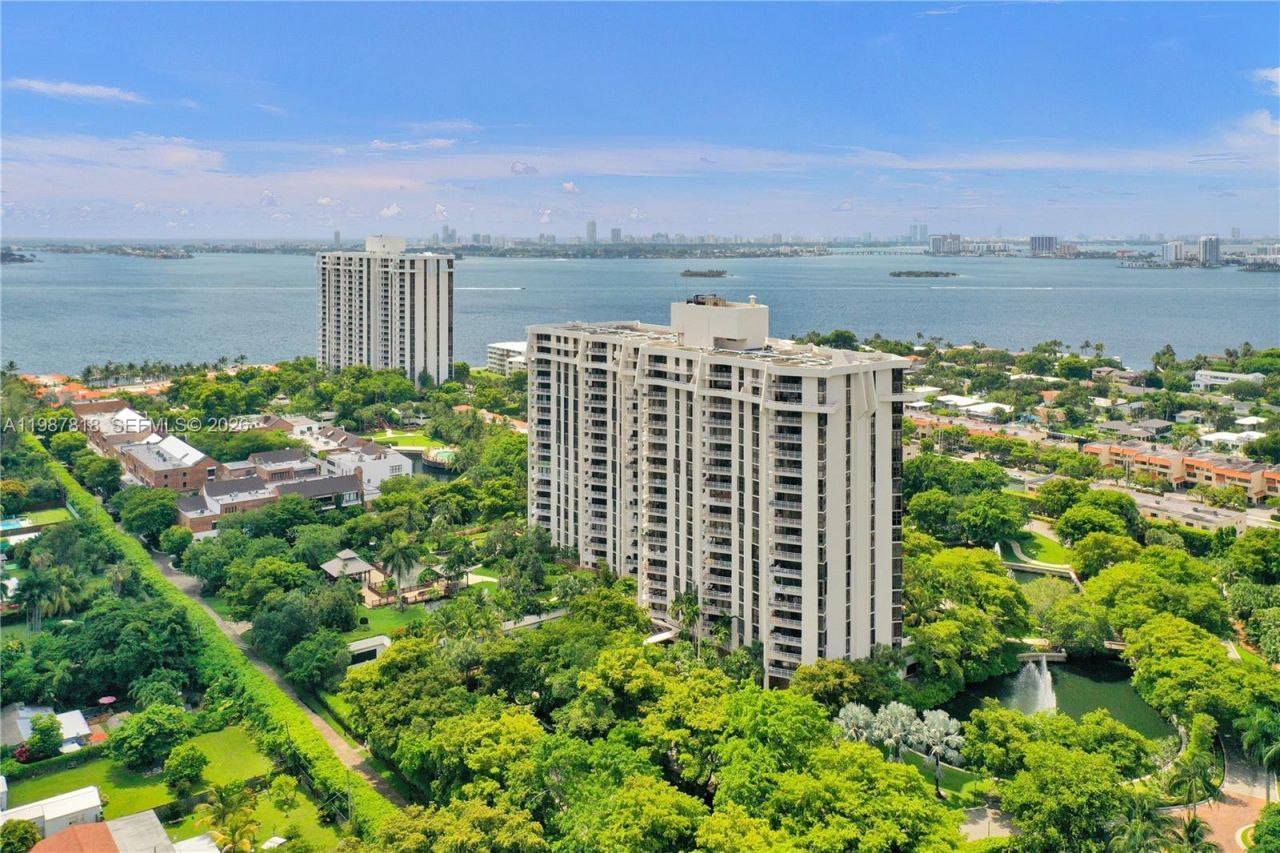 1000 Quayside Ter , Unit 1101, Miami, FL 33138 Photo