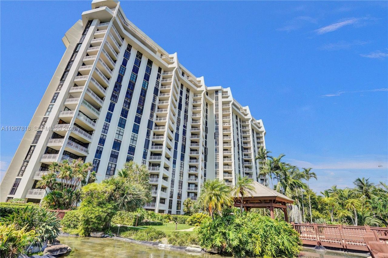 1000 Quayside Ter , Unit 1101, Miami, FL 33138 Photo