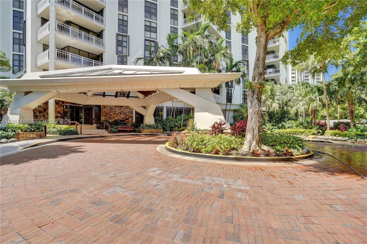 1000 Quayside Ter, Unit 1101, Miami, FL 33138 Photo