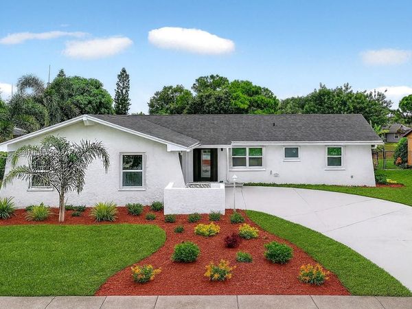 2221 SE Sidonia St , Port St. Lucie, FL 34952