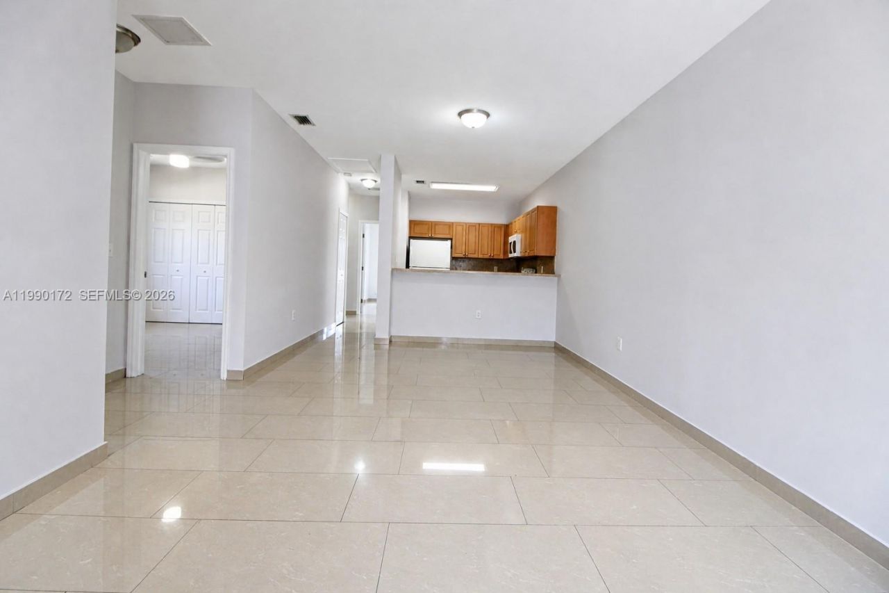 996 E 24th St, Unit 996, Hialeah, FL 33013 Photo