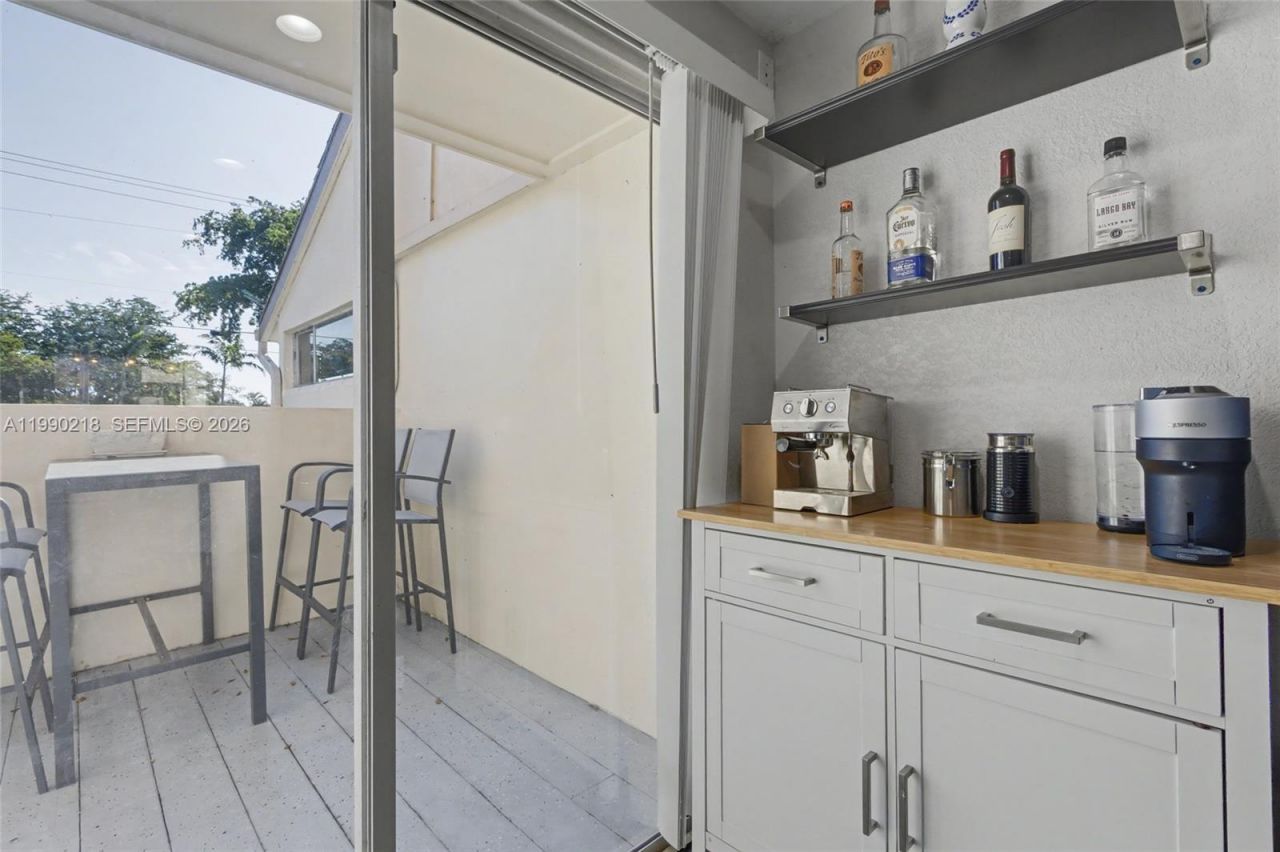 835 NW 80th Ter, Unit 11, Plantation, FL 33324 Photo