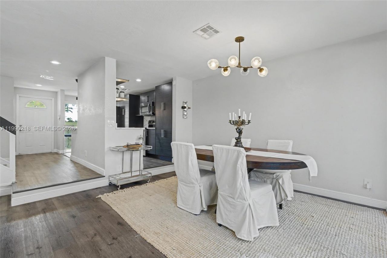 835 NW 80th Ter, Unit 11, Plantation, FL 33324 Photo