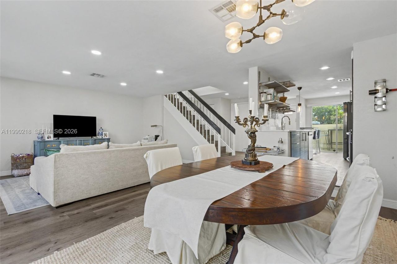 835 NW 80th Ter, Unit 11, Plantation, FL 33324 Photo