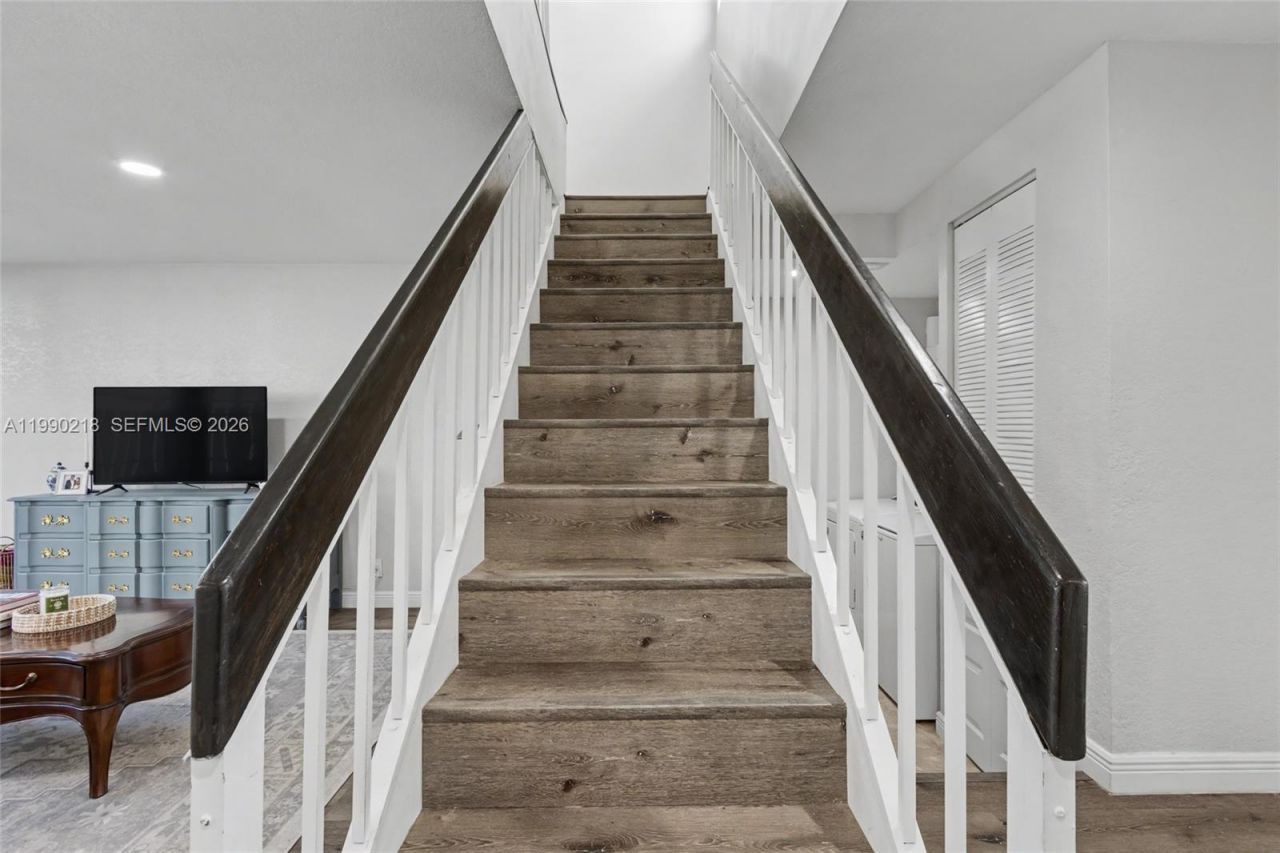 835 NW 80th Ter, Unit 11, Plantation, FL 33324 Photo