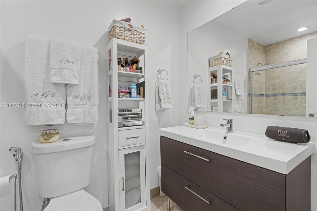 835 NW 80th Ter, Unit 11, Plantation, FL 33324 Photo