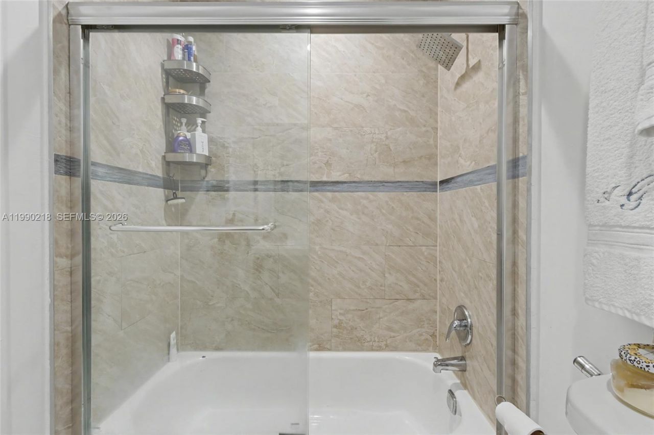 835 NW 80th Ter, Unit 11, Plantation, FL 33324 Photo