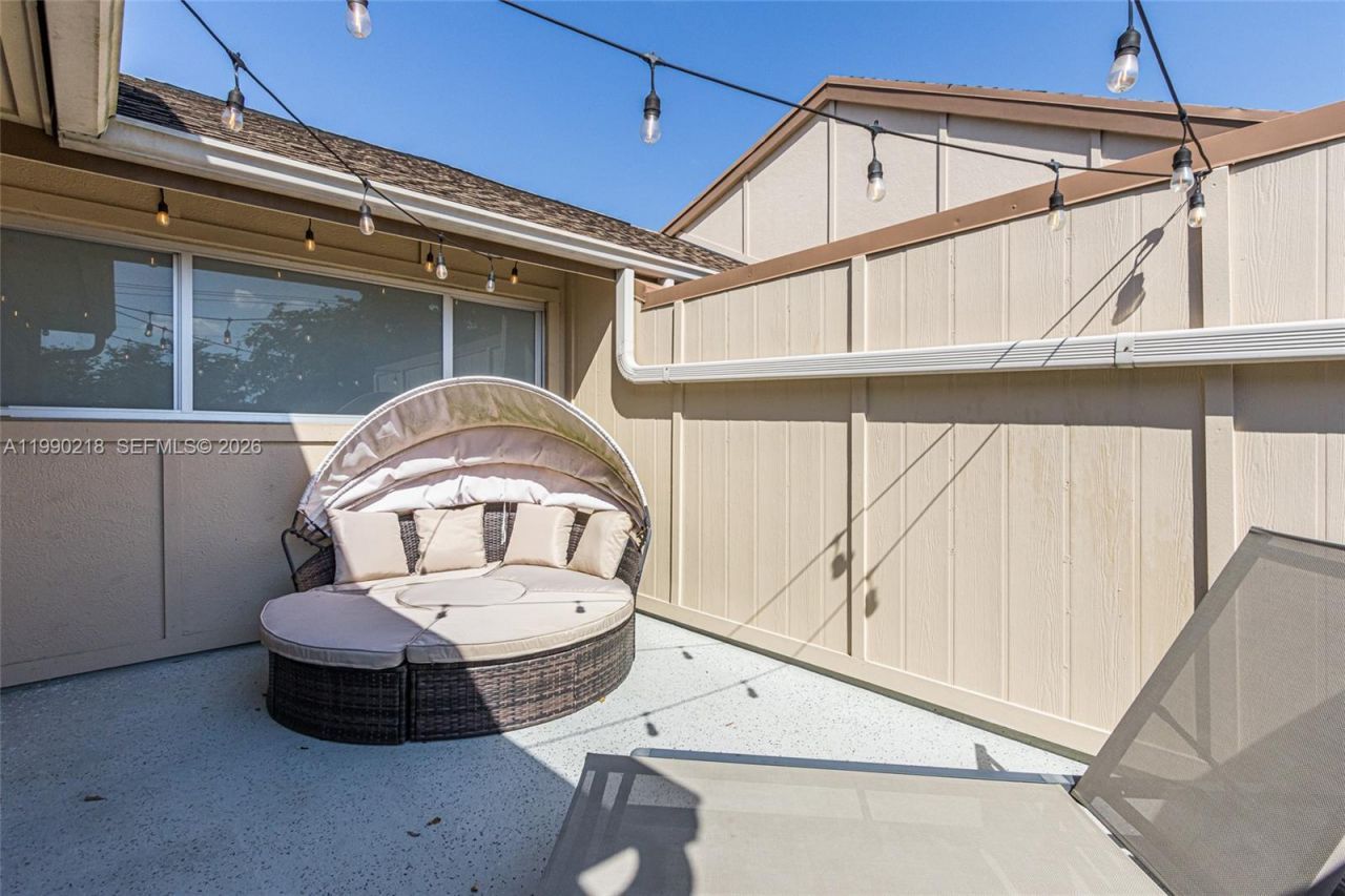 835 NW 80th Ter, Unit 11, Plantation, FL 33324 Photo