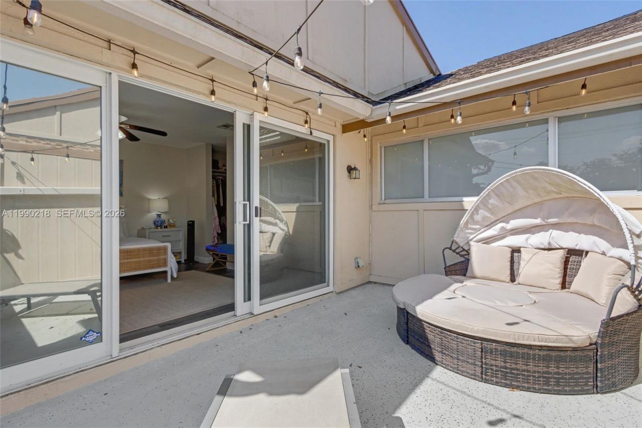 835 NW 80th Ter, Unit 11, Plantation, FL 33324 Photo