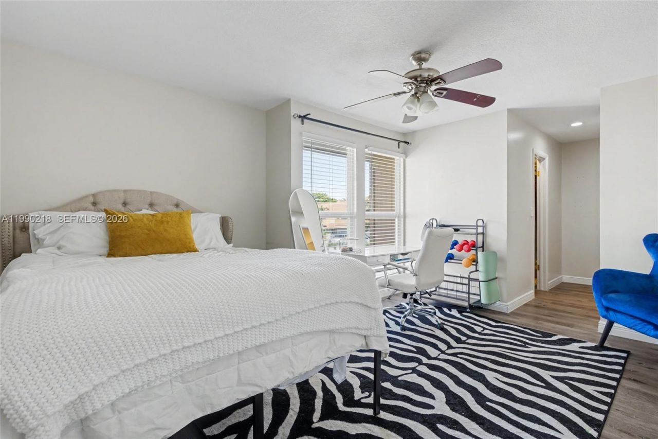 835 NW 80th Ter, Unit 11, Plantation, FL 33324 Photo