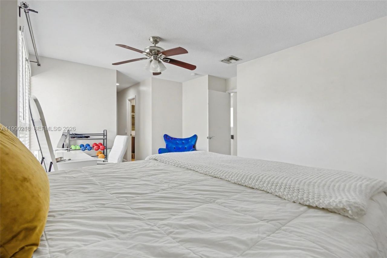 835 NW 80th Ter, Unit 11, Plantation, FL 33324 Photo