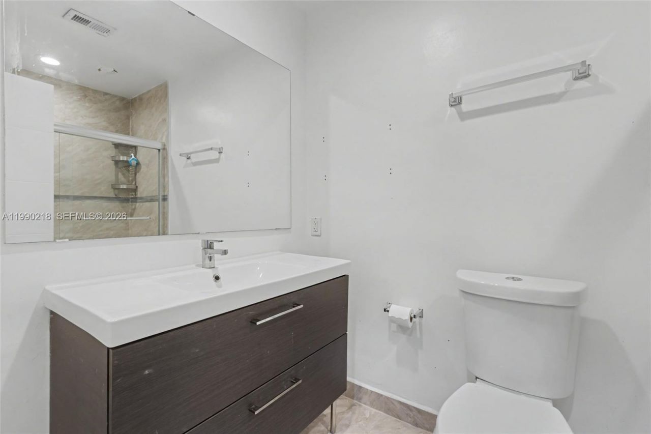 835 NW 80th Ter, Unit 11, Plantation, FL 33324 Photo