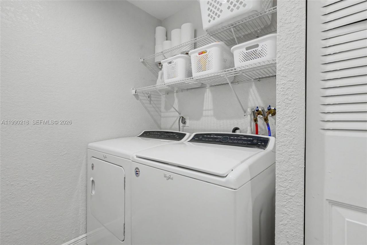 835 NW 80th Ter, Unit 11, Plantation, FL 33324 Photo
