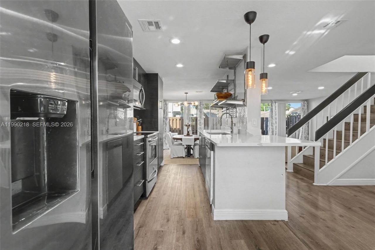 835 NW 80th Ter, Unit 11, Plantation, FL 33324 Photo