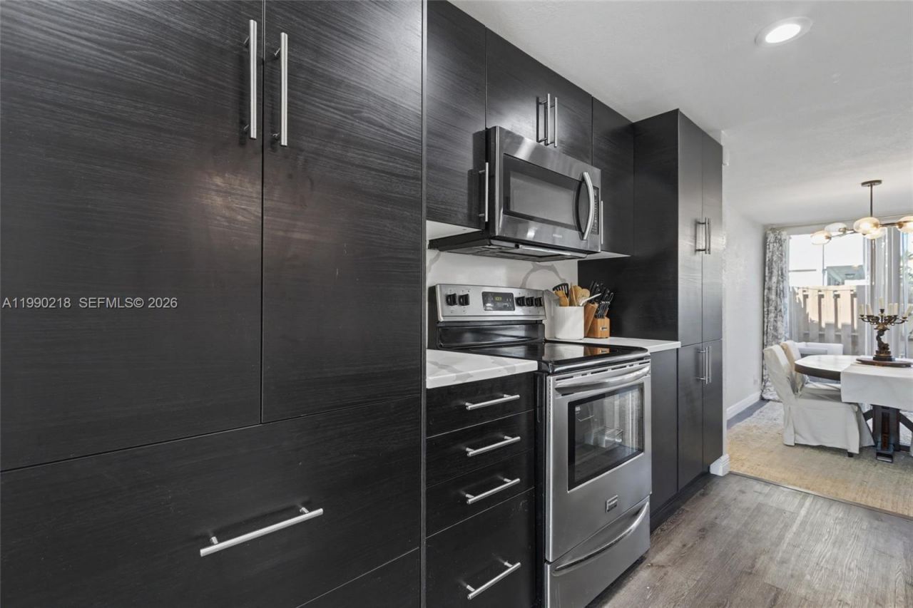 835 NW 80th Ter, Unit 11, Plantation, FL 33324 Photo