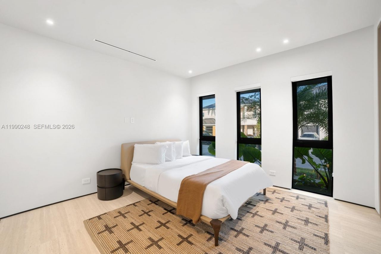 641 Flamingo Dr , Fort Lauderdale, FL 33301 Photo