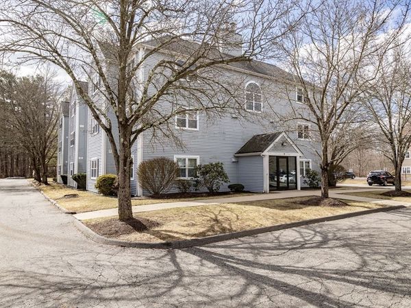 9 Longworth Ave, Unit 113, Brockton, MA 02301