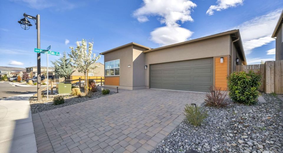 7601 Navasota Drive, Sparks, NV 89436 Photo