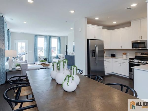 164 Leona Stewart Lane , Pennington, NJ 08534