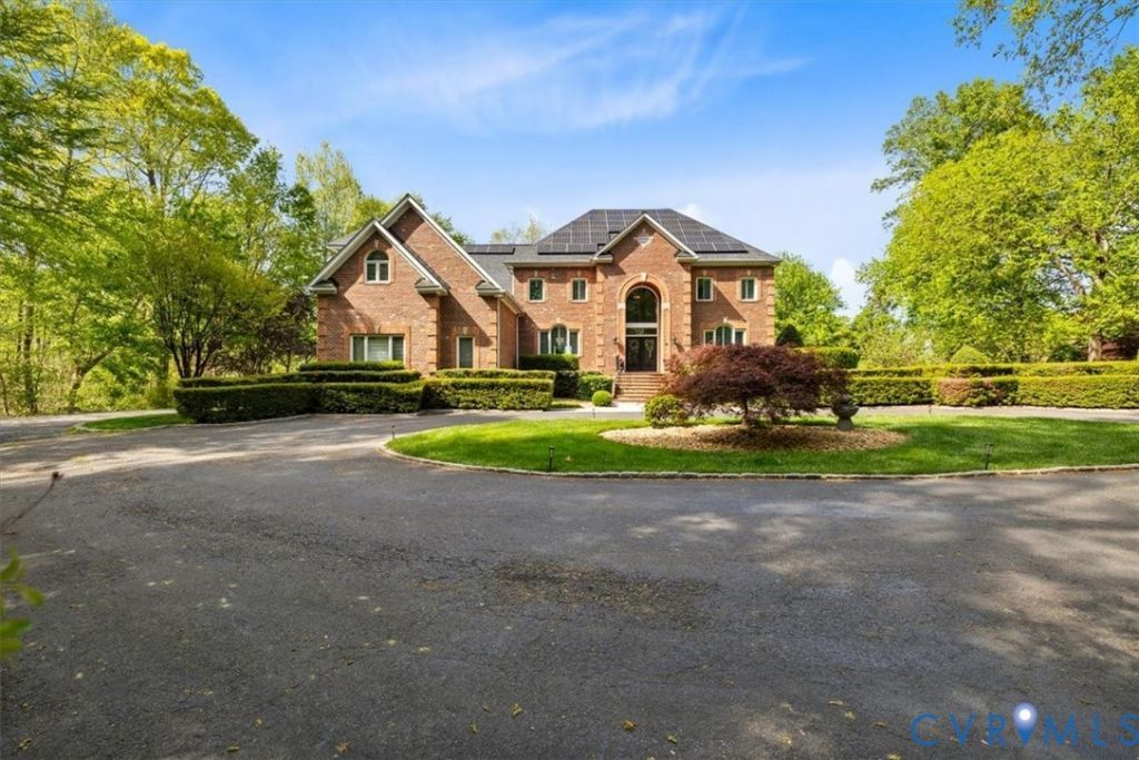 402 Rivers Bend Circle, Chester, VA 23836 Main Photo