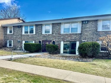 811 Smetana Road, Unit 8, Hopkins, MN 55343