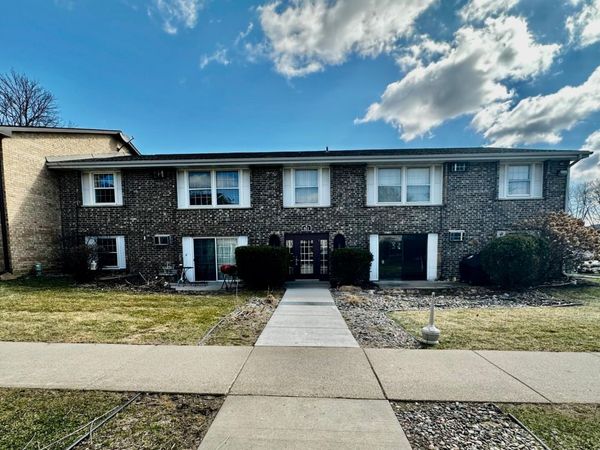 811 Smetana Road, Unit 8, Hopkins, MN 55343