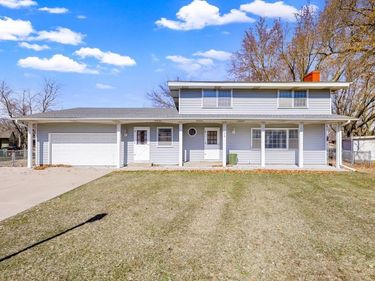 624 109th Lane NE, Blaine, MN 55434