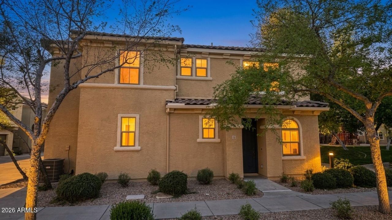 451 S Hawes Road, Unit 19, Mesa, AZ 85208 Main Photo