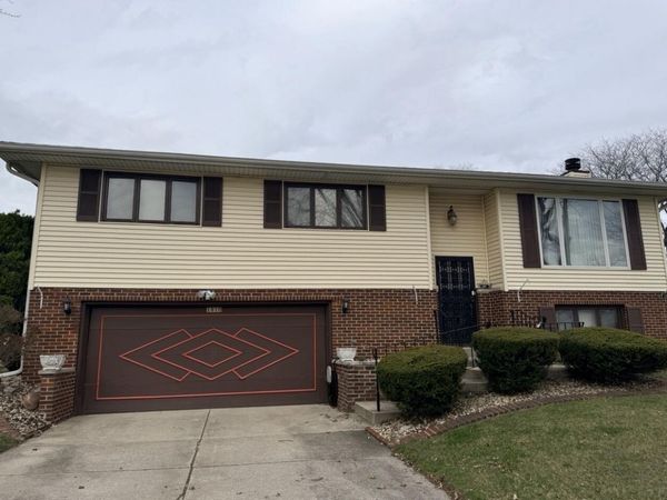 1810 W 95th Court, Crown Point, IN 46307