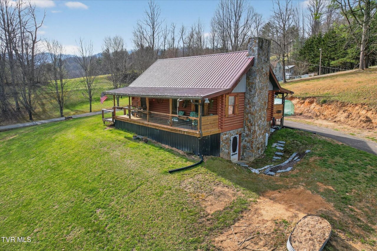 250 Beaver Walk Road, Mountain City, TN 37683 Main Photo