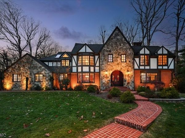 545 JOHNSTON DRIVE, Watchung, NJ 07069