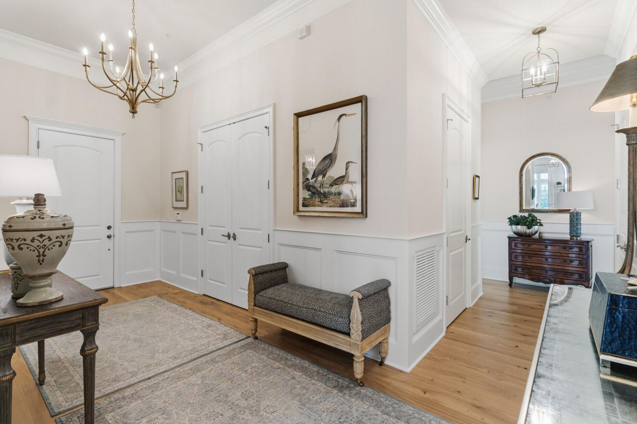 124 Fairbanks Oak Alley Photo 10