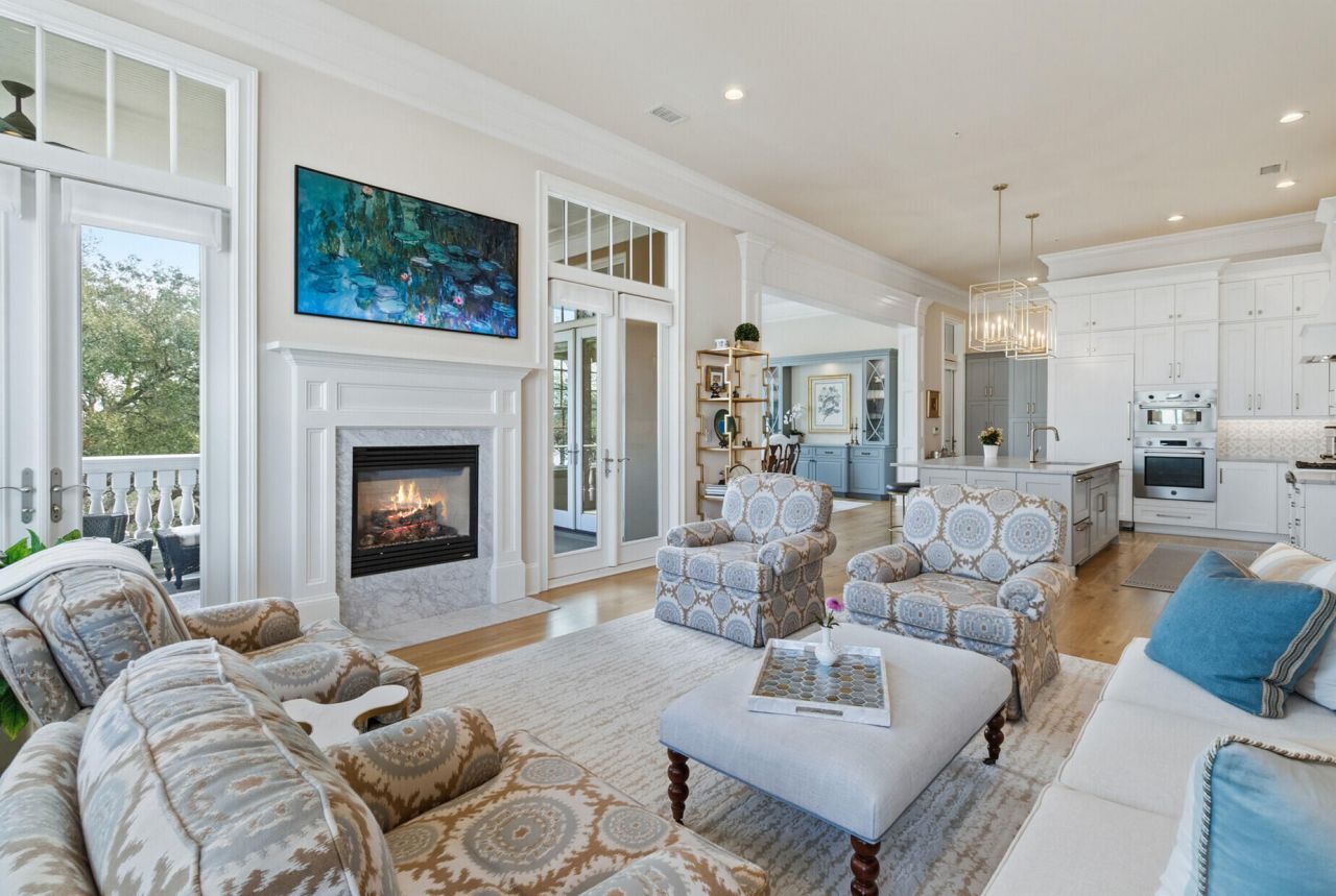 124 Fairbanks Oak Alley Photo 11