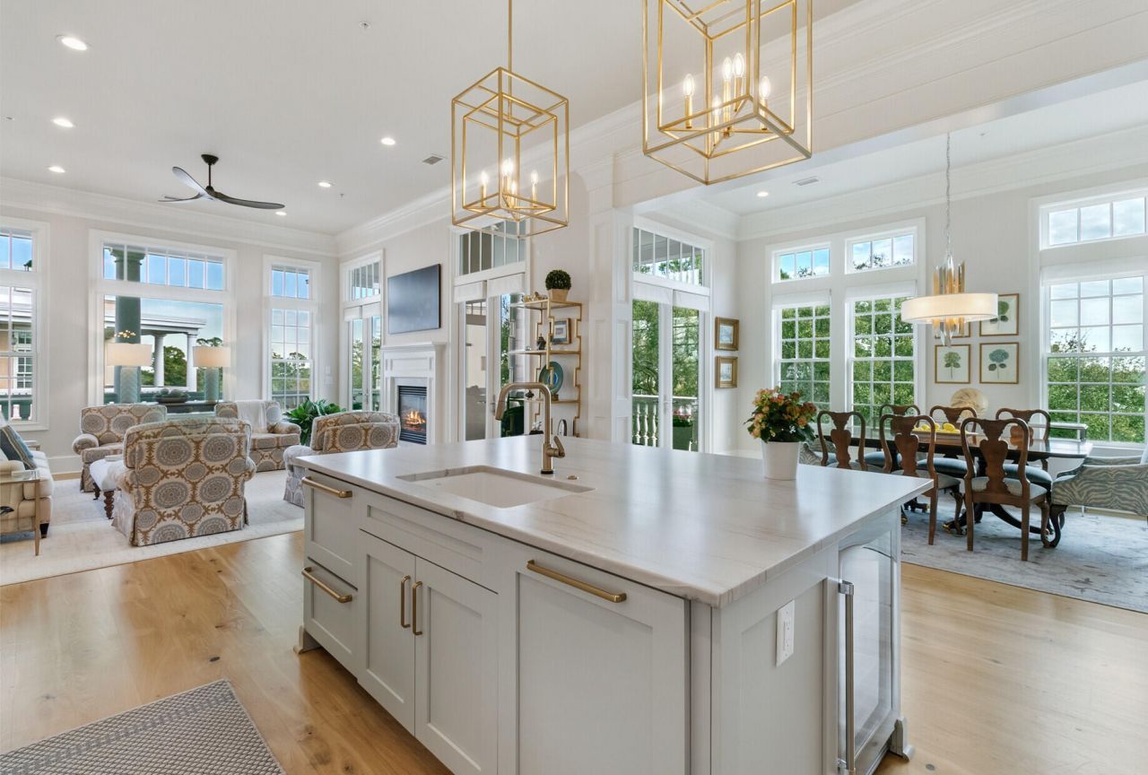 124 Fairbanks Oak Alley Photo 14