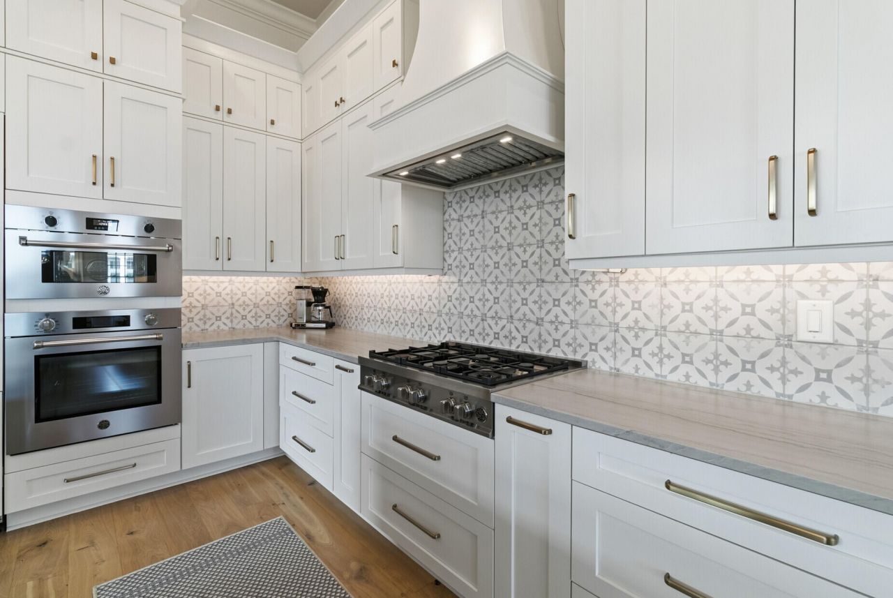 124 Fairbanks Oak Alley Photo 16