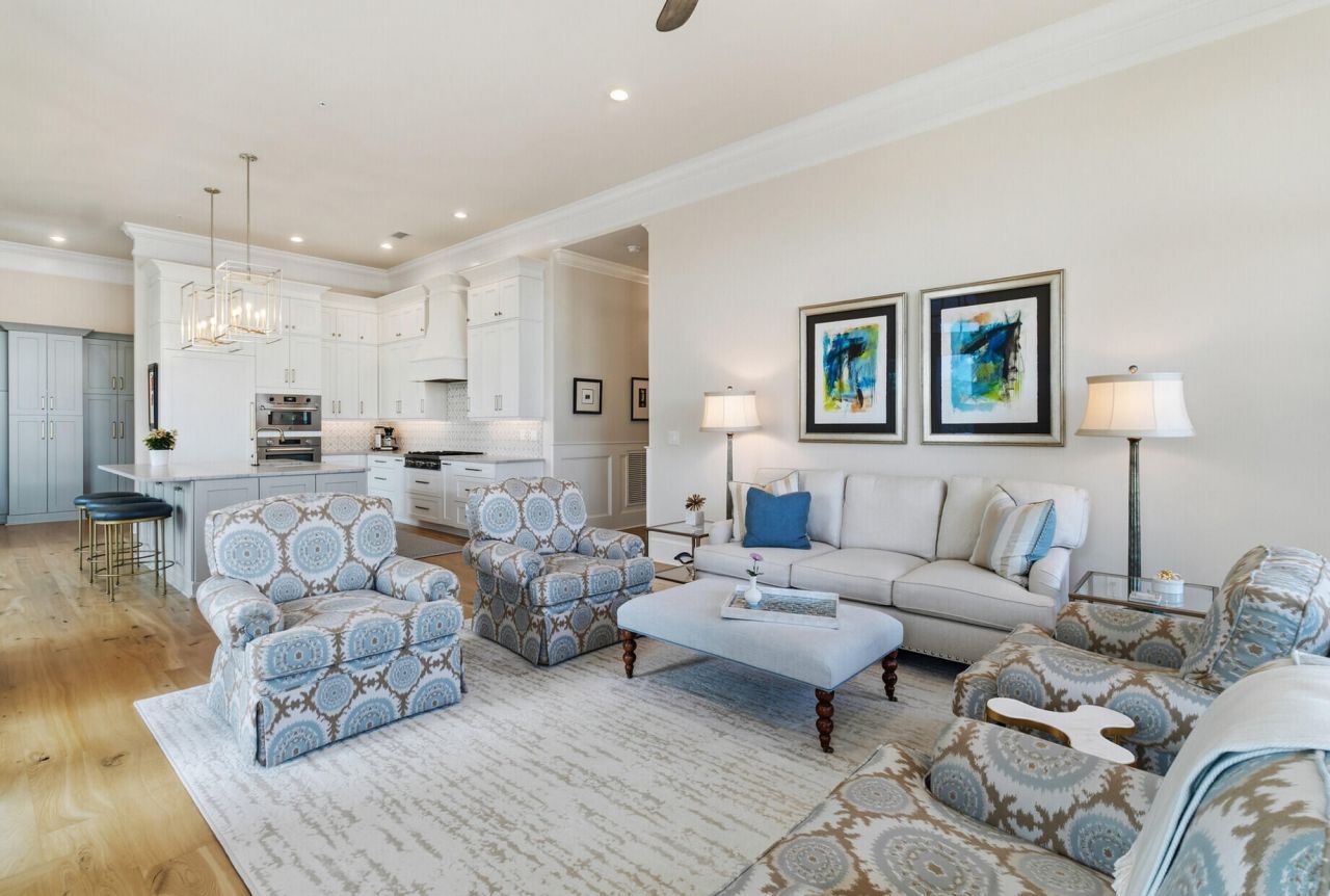 124 Fairbanks Oak Alley Photo 18