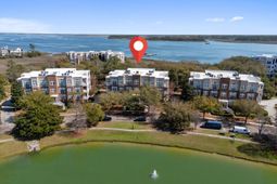 124 Fairbanks Oak Alley photo 4