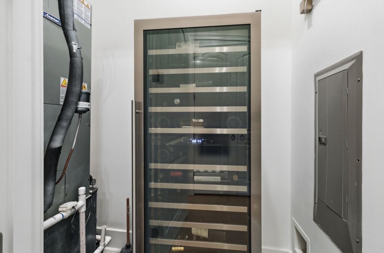 124 Fairbanks Oak Alley Photo 39