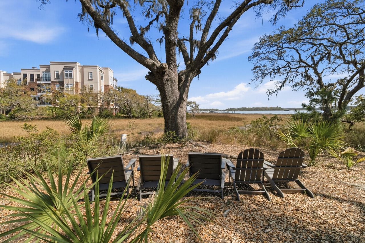 124 Fairbanks Oak Alley Photo 43