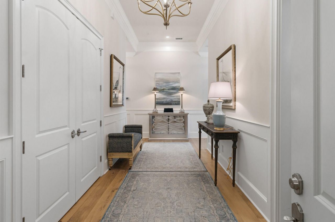 124 Fairbanks Oak Alley Photo 9