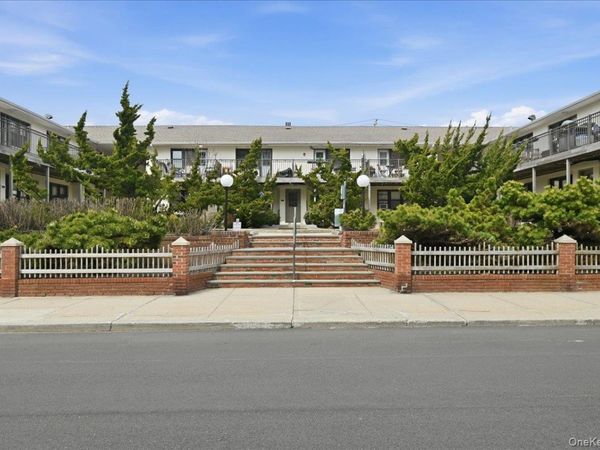 65 W Broadway, Unit 8B, Long Beach, NY 11561