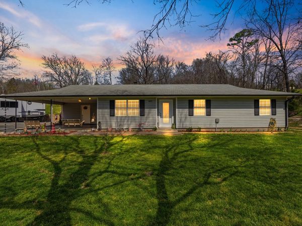 1977 Bear Hollow Road , Pineville, MO 64856