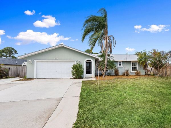 501 SW Todd Avenue, Port St. Lucie, FL 34983
